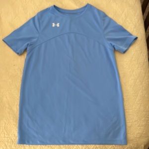 UA loose fit heat gear t-shirt